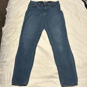 Gently used Paige (Hoxton Ultra skinny) jeans/ Size 28